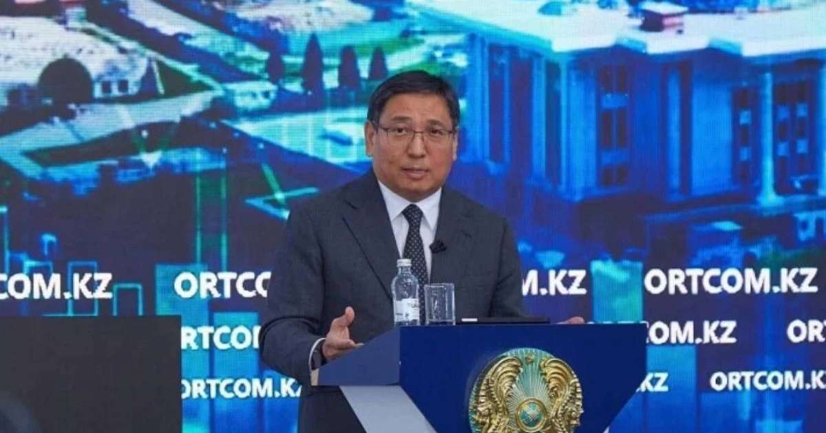 "Кездесуге асыққанда сұраймын": Досаев Алматыда жүргенде өзіне бағдаршамның жасыл жануына тапсырма беретінін жасырмады