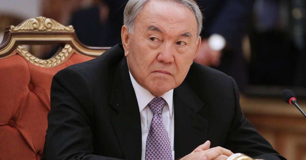 “Бәрі қарсы болған”: Қырғызстан президенті Назарбаевтың елордаға қатысты жалғыз өзі шешім қабылдағанын сөз етті