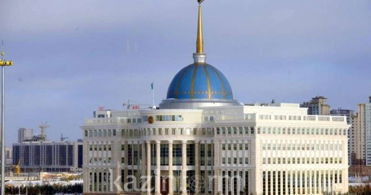 托卡耶夫总统接见国防部部长