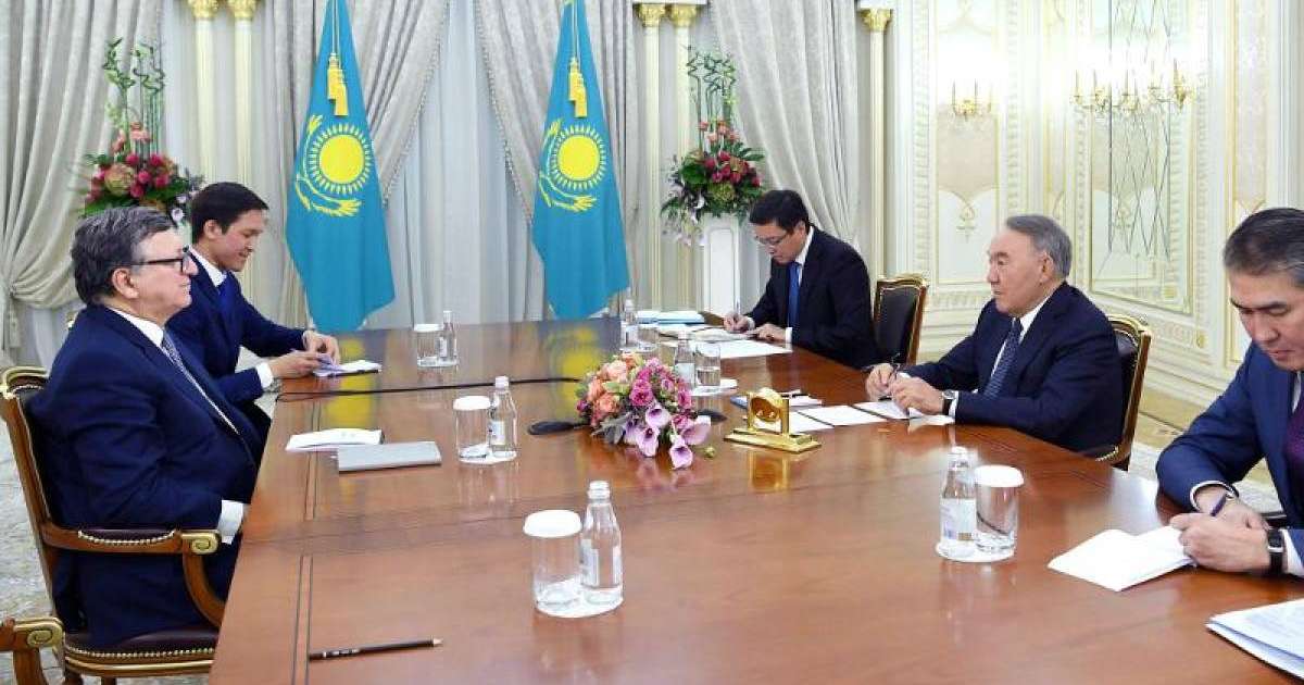 首任总统会见欧盟委员会前主席巴罗佐