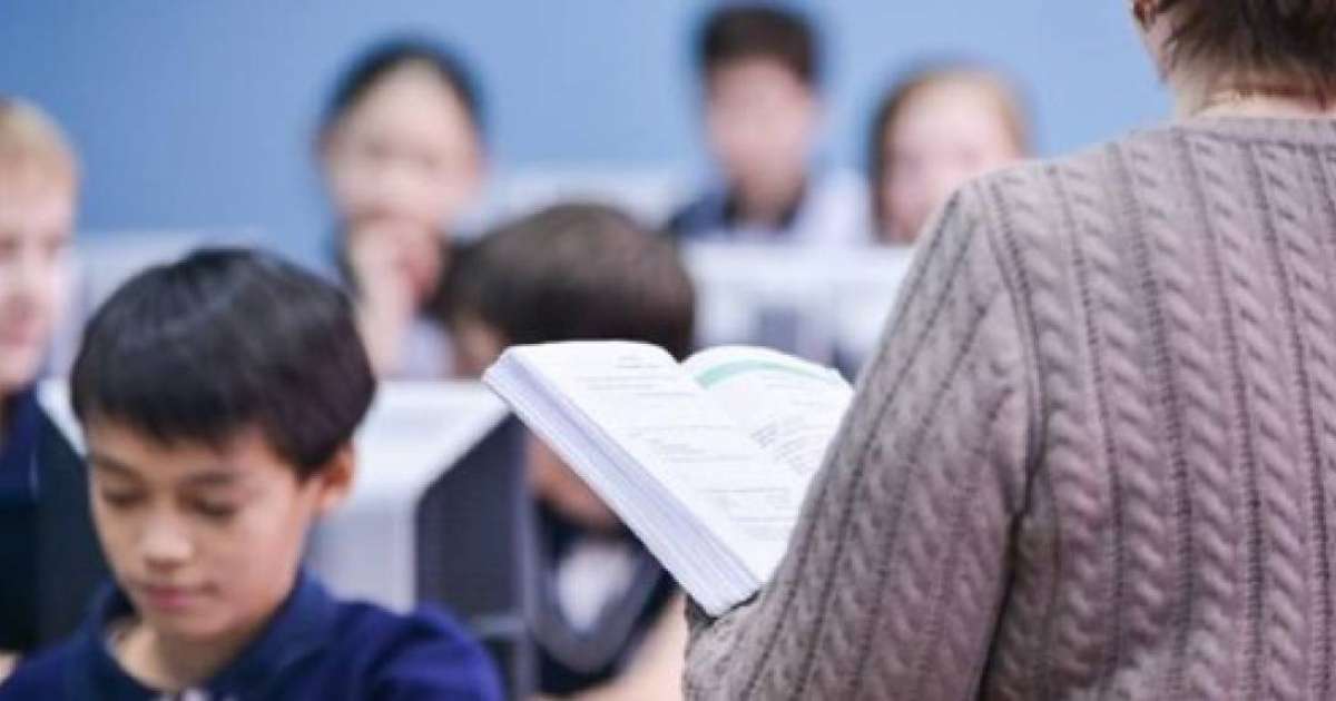 Алты ай өлікті үйінде сақтаған мұғалім оқушыларға сабақ беріп жүр (Видео)