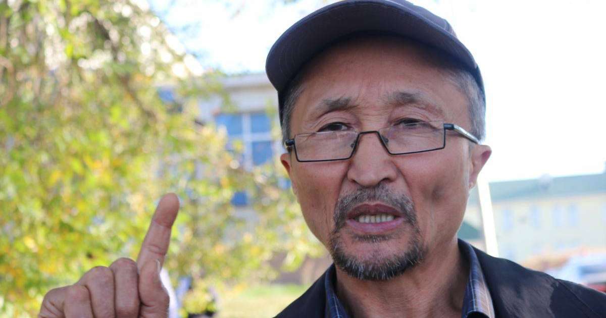 "Биліктің бассыздығына назаланған" белсенді өзін өртейтінін айтып қорқытты