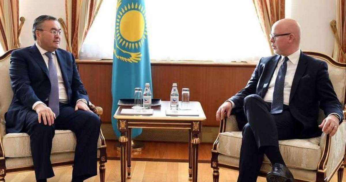 外长特列吾别尔德会见挪威外交部国务秘书哈尔沃森