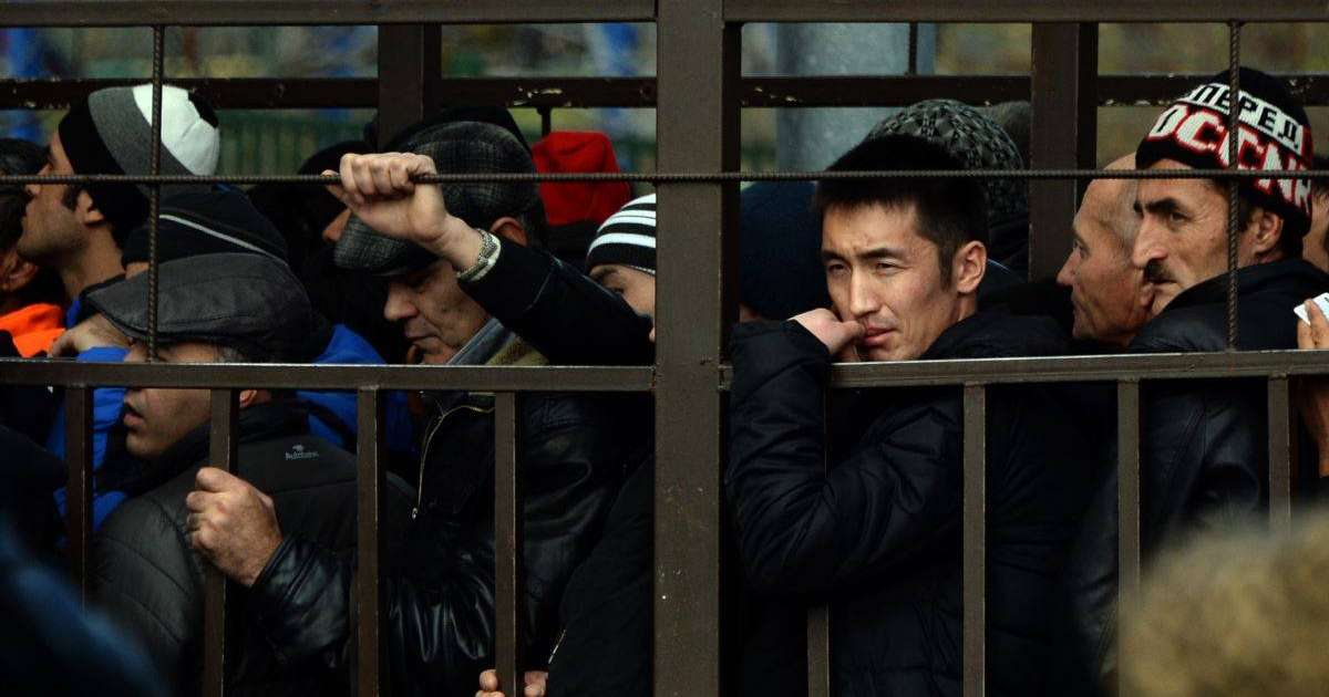 Былтыр өзбек мигранттары Өзбекстанға шамамен 108 млн доллар ақша аударған