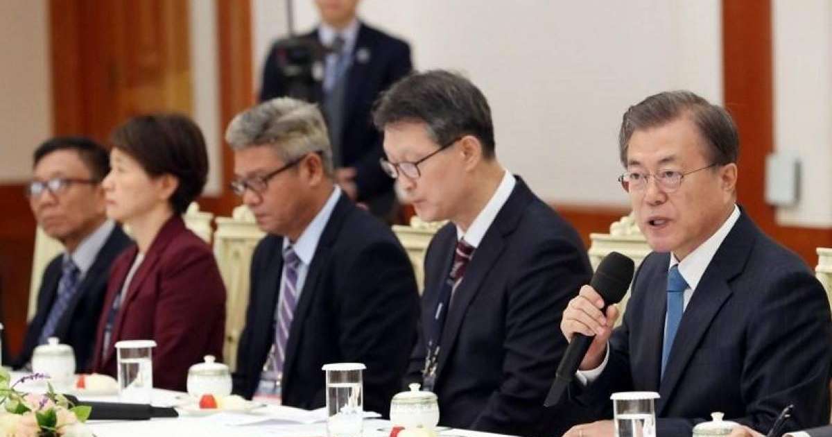 韩国总统会见亚通组织成员社代表