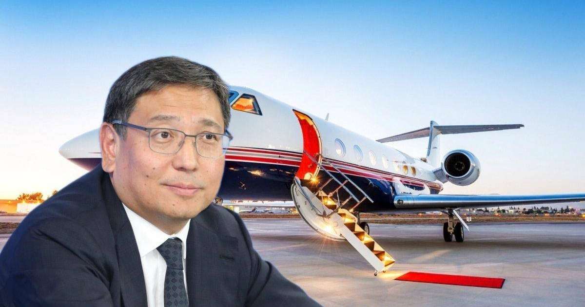 Досаевтың басы тағы дауға қалды: Алматы әкімі блогерді сотпен қорқытты