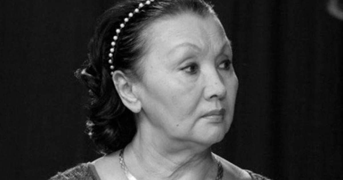 演员穆哈麦迪亚尔沃娃的追悼告别仪式在阿拉木图举行