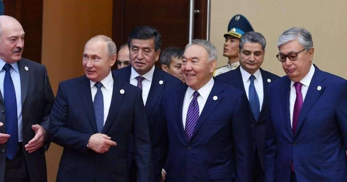 Путин Тоқаев пен Назарбаевты жаңа жылмен құттықтады