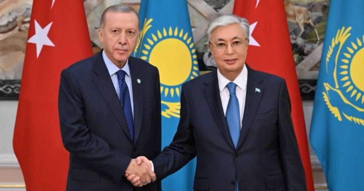 "Түркия – еліміздің ең сенімді серіктесі": Ердоған Тоқаевқа көлік сыйлады (видео)