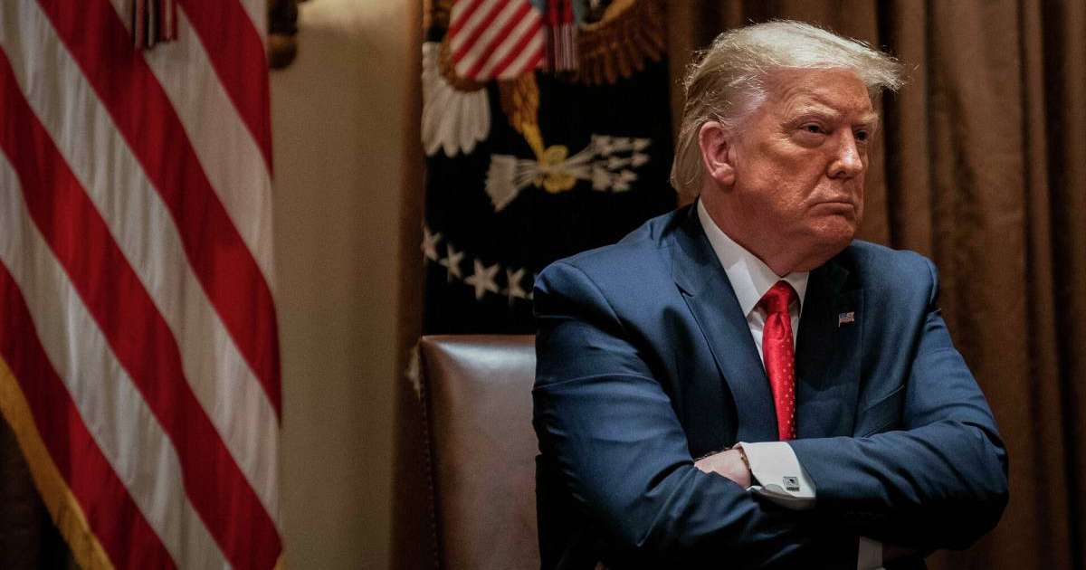 Facebook, Instagram, Twitter, Snapchat, YouTube — бәрі Трампты бұғаттады