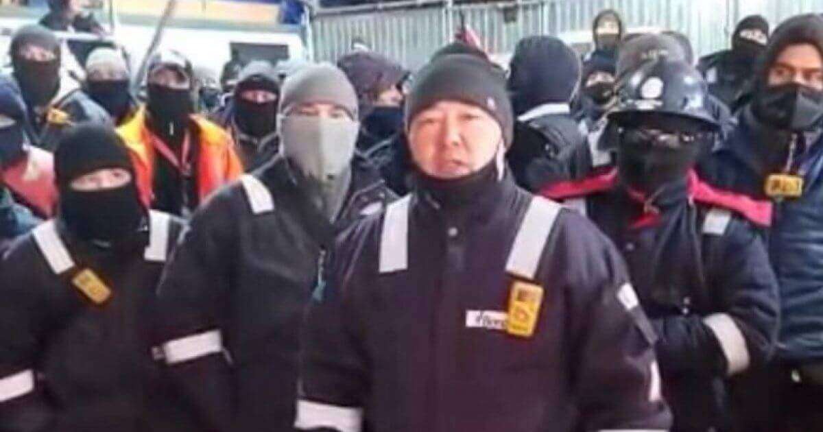 "Жалақыны 50% көтеруді сұраймыз". Қарашығанақта 300-ден астам жұмысшы аштық жариялады