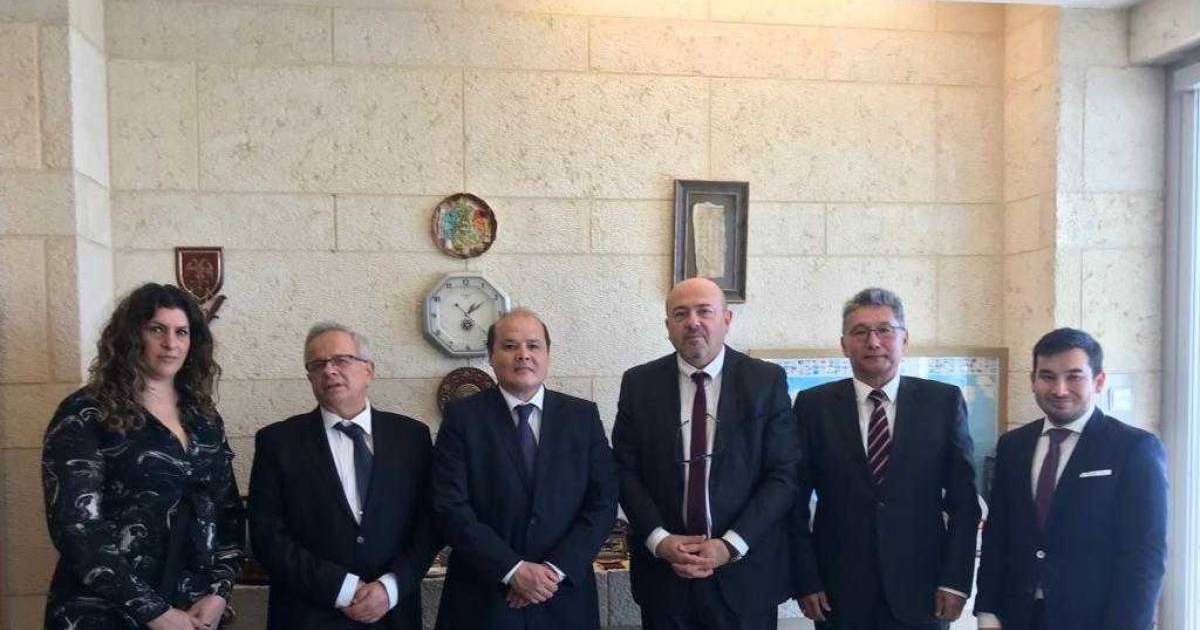 哈萨克斯坦大使会见以色列外交部代表