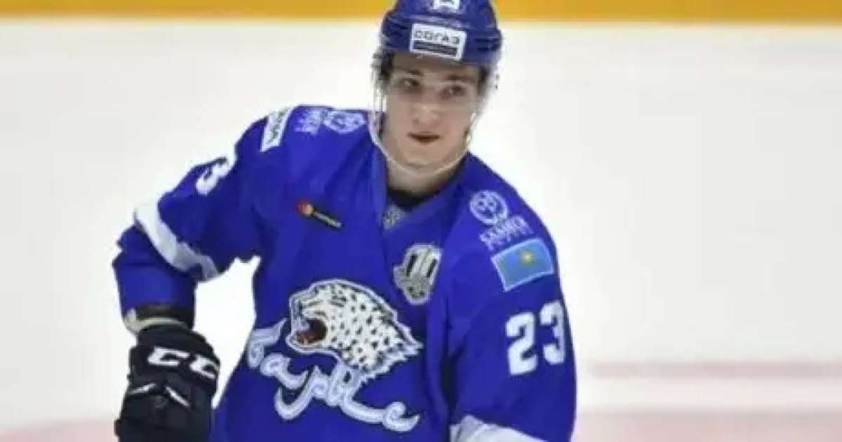 «Барыс» хоккейшісінің аяғын коньки тіліп кетті