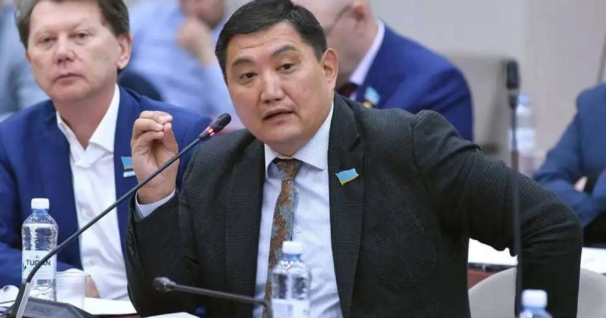 ҚазҰУ-дың жері мемлекетке қағаз жүзінде ғана қайтарылды – Бақытжан Базарбек