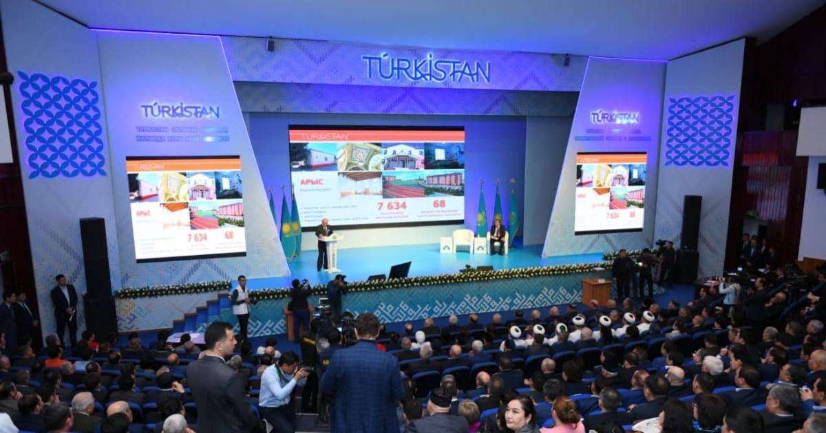 Түркістан облысы әкімінің есебіне барған журналист өзін полицияның ұстап әкеткенін хабарлады