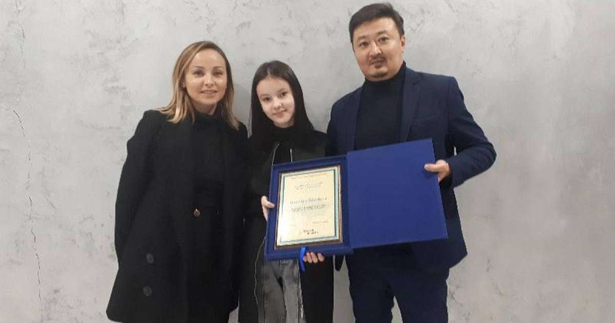 青年歌手丹妮莉亚当选哈萨克斯坦旅游形象大使