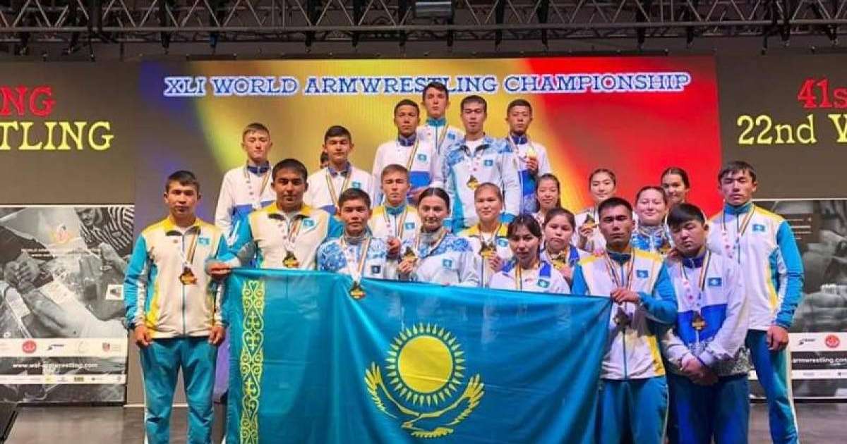 我国选手在世界手臂摔跤锦标赛中荣获11枚金牌