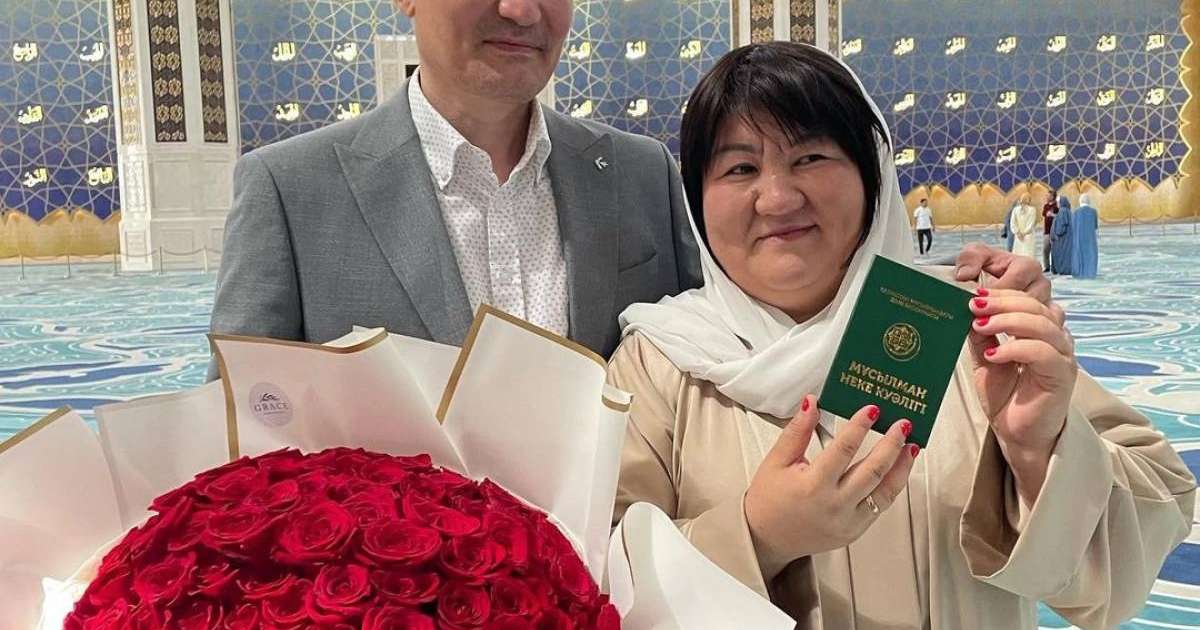 "Кім не десе, о десін": 46 жасында ұзатылған әйел желіні шулатқан өзінің махаббат хикаясын айтып берді (Видео)