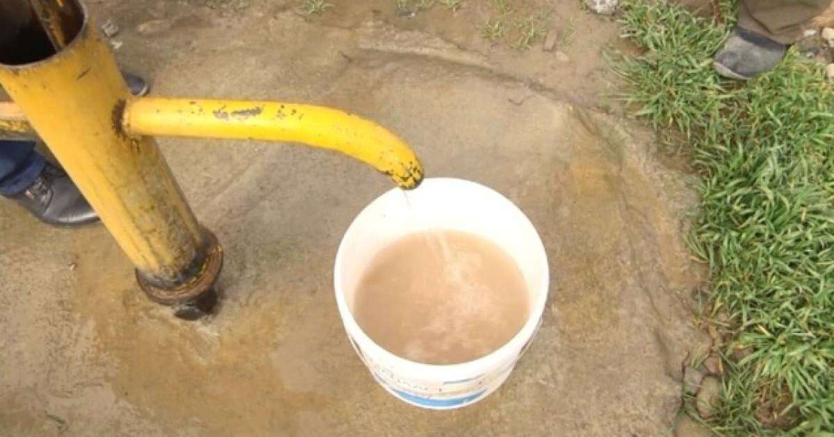 Қызылордалықтар литрін 10 теңгеден лай суды сатып ішіп отыр