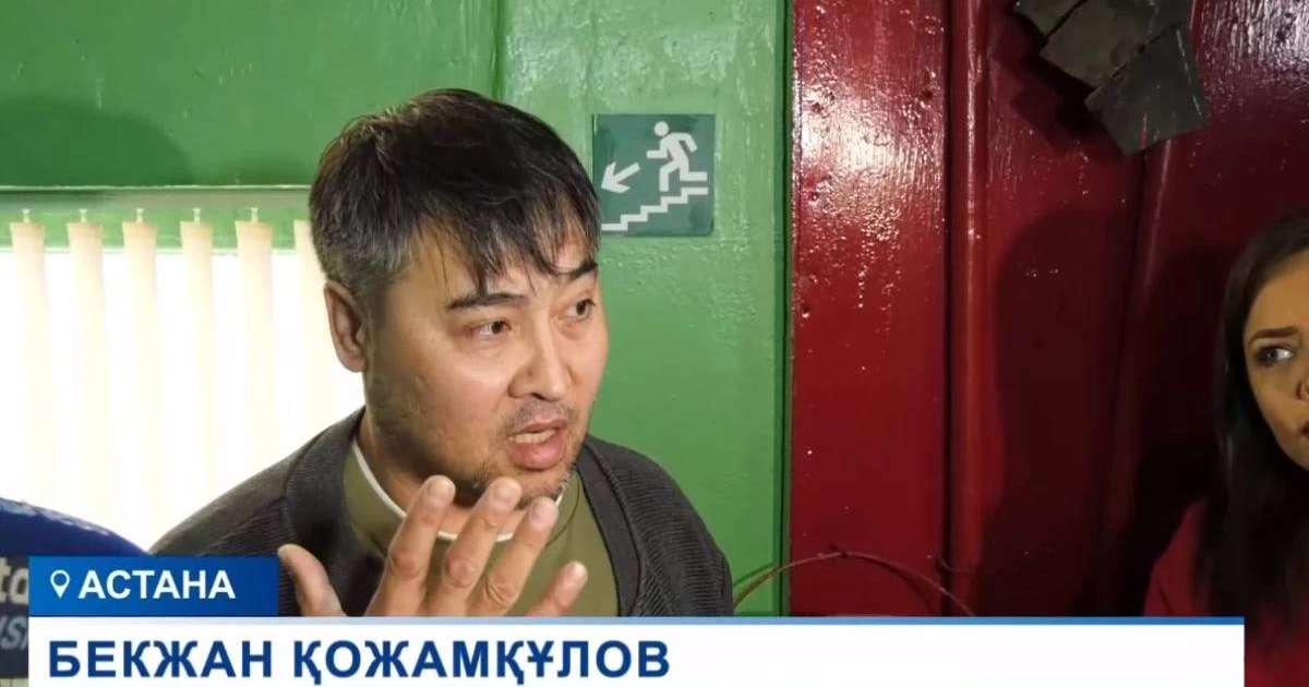 "Басы бес жерден сынған": Астанадағы баспалдақтан құлаған баланың әкесі мектеп басшылығының жауапқа тартылуын сұрайды