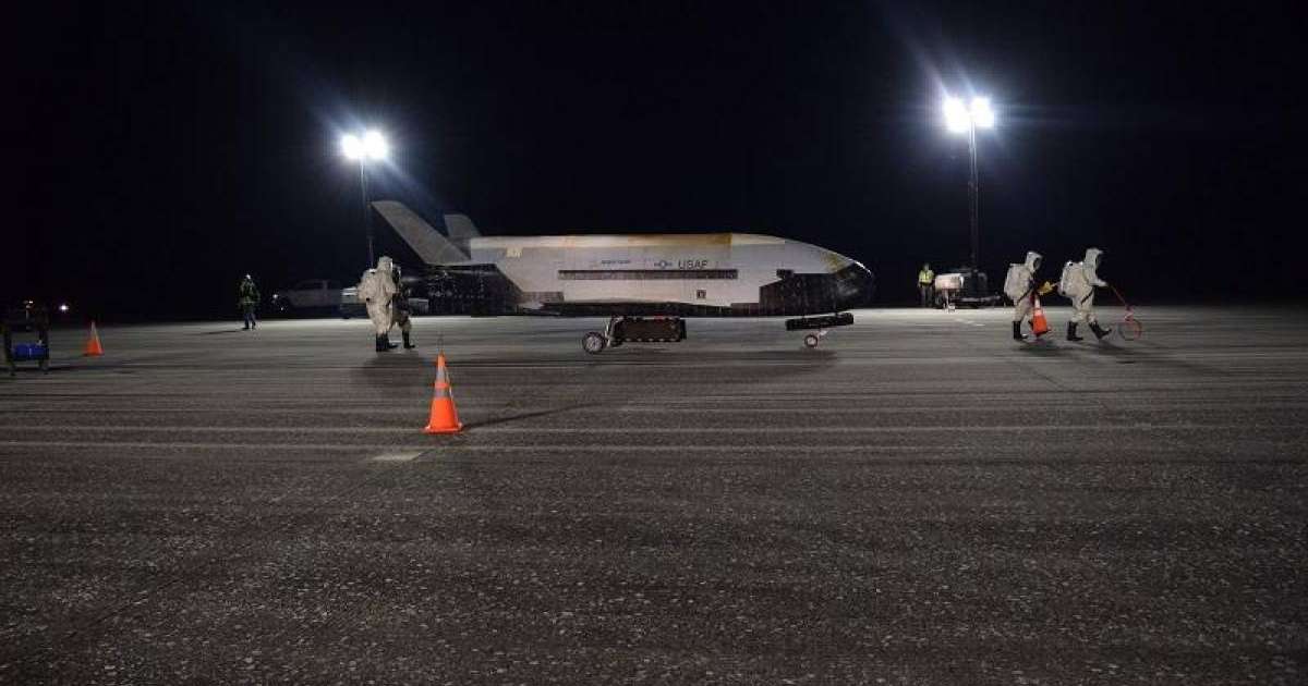 美军无人太空飞机飞行2年返回地球