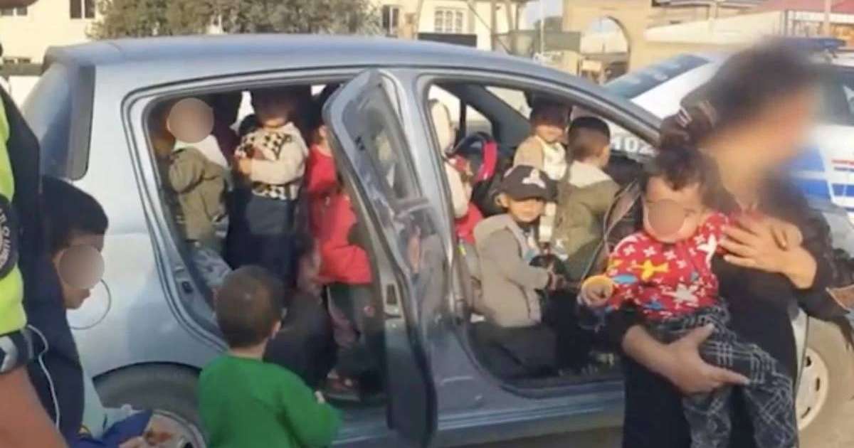 Балабақша тәрбиешісі жеңіл көлігіне 25 баланы мінгізіп, тасымалдаған