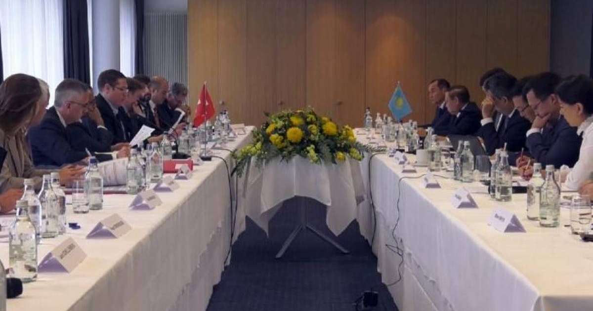 哈瑞政府间经济合作委员会会议在瑞士举行