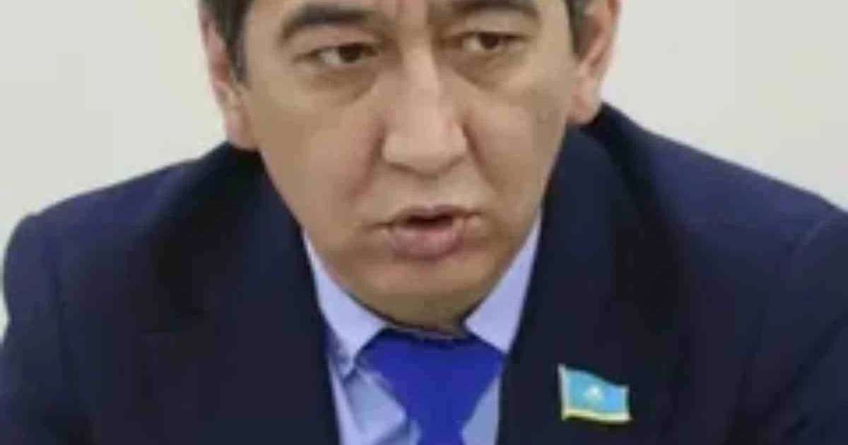 "Қазақстанда ең төменгі айлық 300 мың теңге болуы керек": Депутат Ринат Зайытов жалақы мәселесін көтерді