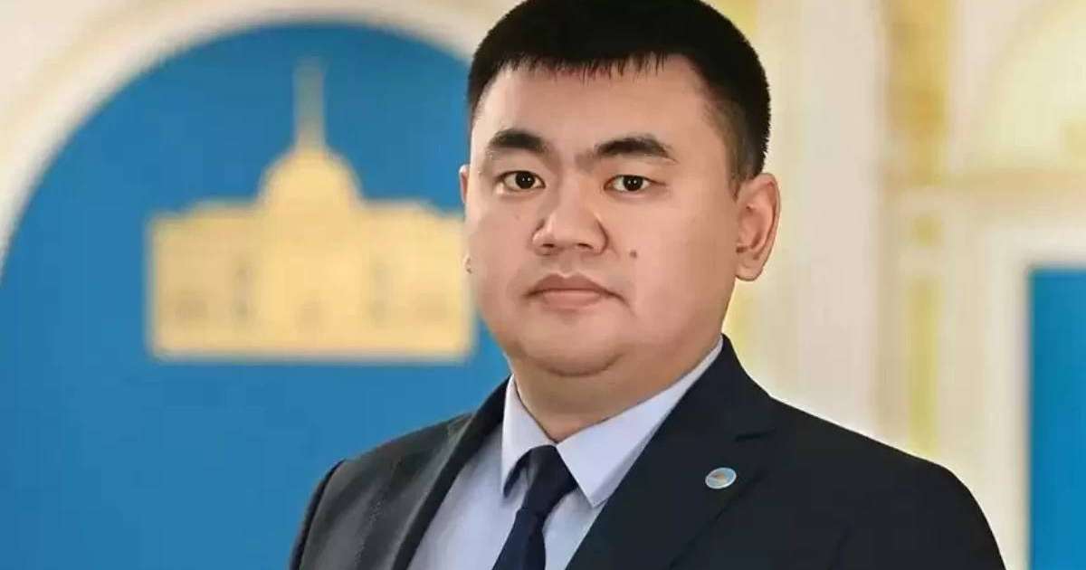 Алты күн ғана жұмыс істеді: Тоқаевтың баспасөз хатшысы қызметінен кеткенін хабарлады