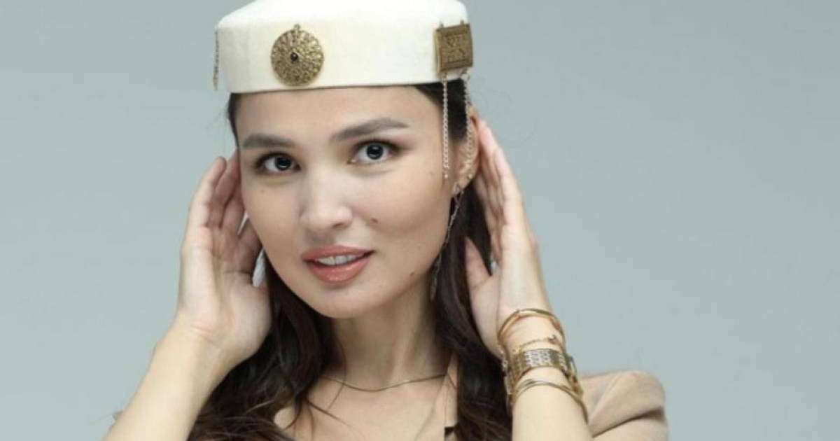 "Тілім қысқа екен": Тіліне ота жасатқан Жұлдыз Абдукаримова көпшілікті күлкіге қарық қылды