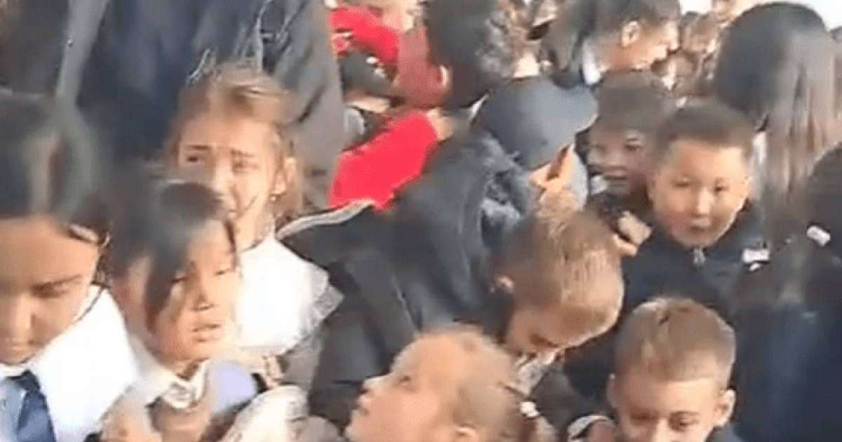 Оқушылар еденде айқайлап жатты: Желідегі видеодан кейін Көкшетауда мектеп директоры жазаланды