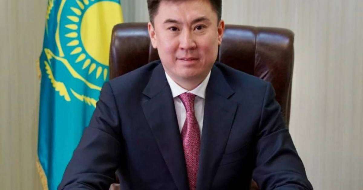 Пәтер мен қымбат жиһаз алған: Бірнеше рет қатаң сөгіс алған Әнуар Күмпекеев Көкшетау әкімі болып тағайындалды