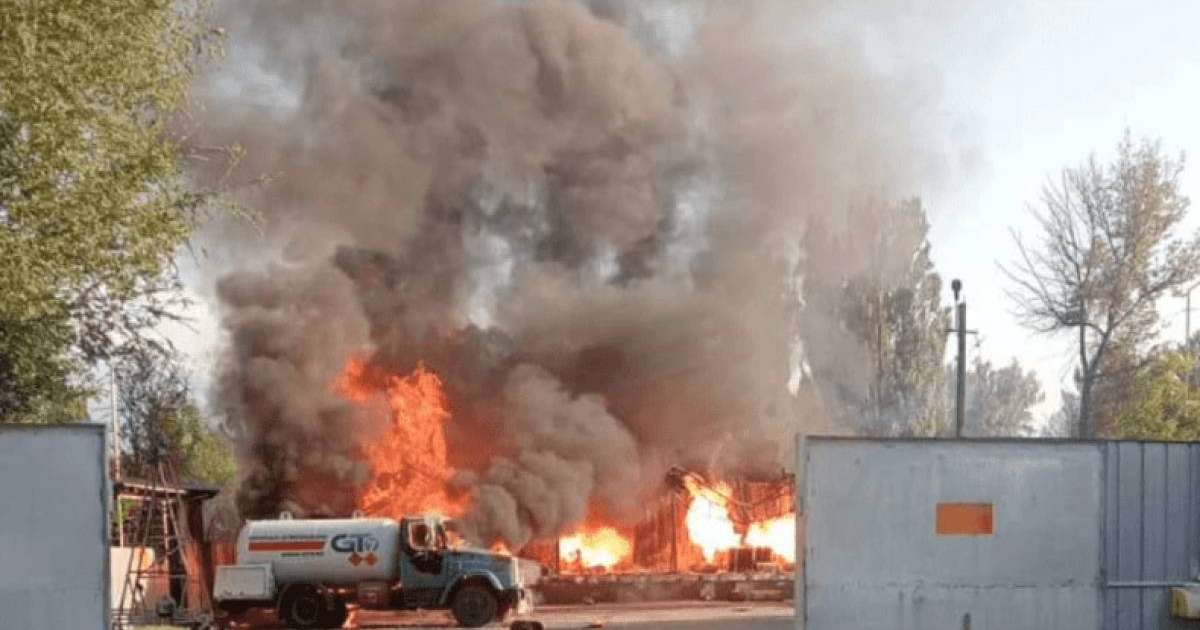 Алматы облысында газ құю станциясы өртеніп, 2 адам зардап шекті (видео)