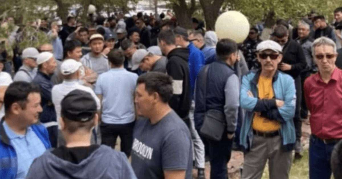 Ұлытауда "Қазақмыс" кеншілері өндіріс жұмысын тоқтатып, ереуілге шықты