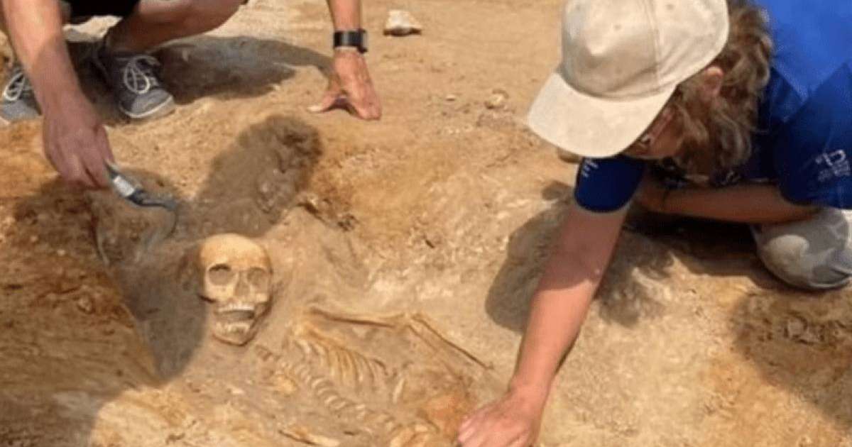 Польшада табанында құлпы бар "вампир баланың" қаңқасы табылды