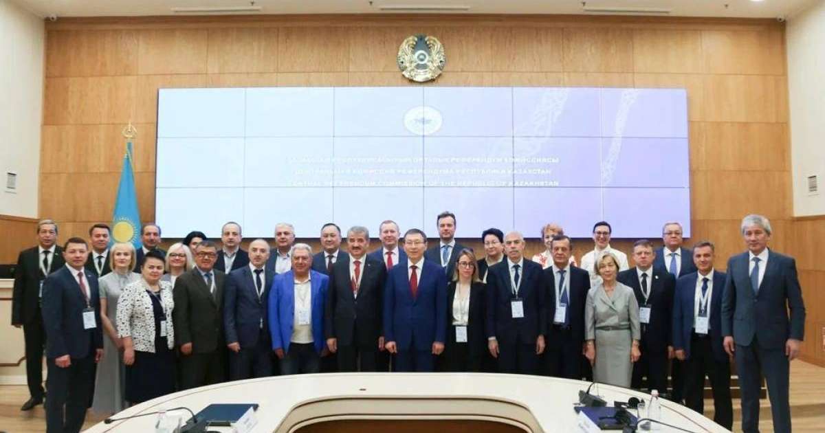 2022 жылғы 4 маусымда Орталық референдум комиссиясының Төрағасы Нұрлан Әбдіров және ҚР ОРК мүшелері халықаралық байқаушылармен бірнеше кездесулер өткізді