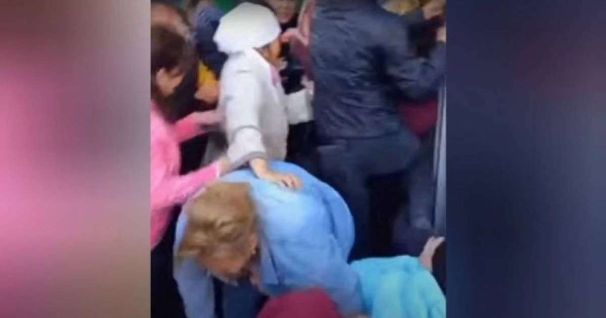 "Наурыздан бері жоқ": Оралдықтардың қантқа таласы видеоға түсіп қалды