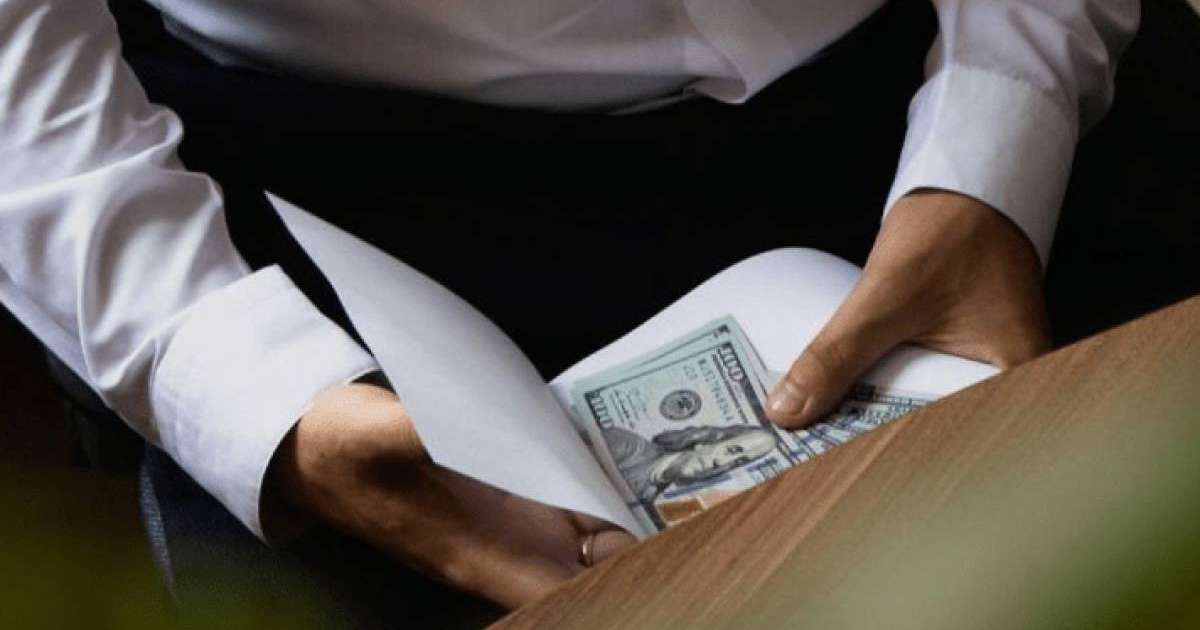 Шымкентте білім басқармасының жемқор мамандары айыппұлмен құтылды