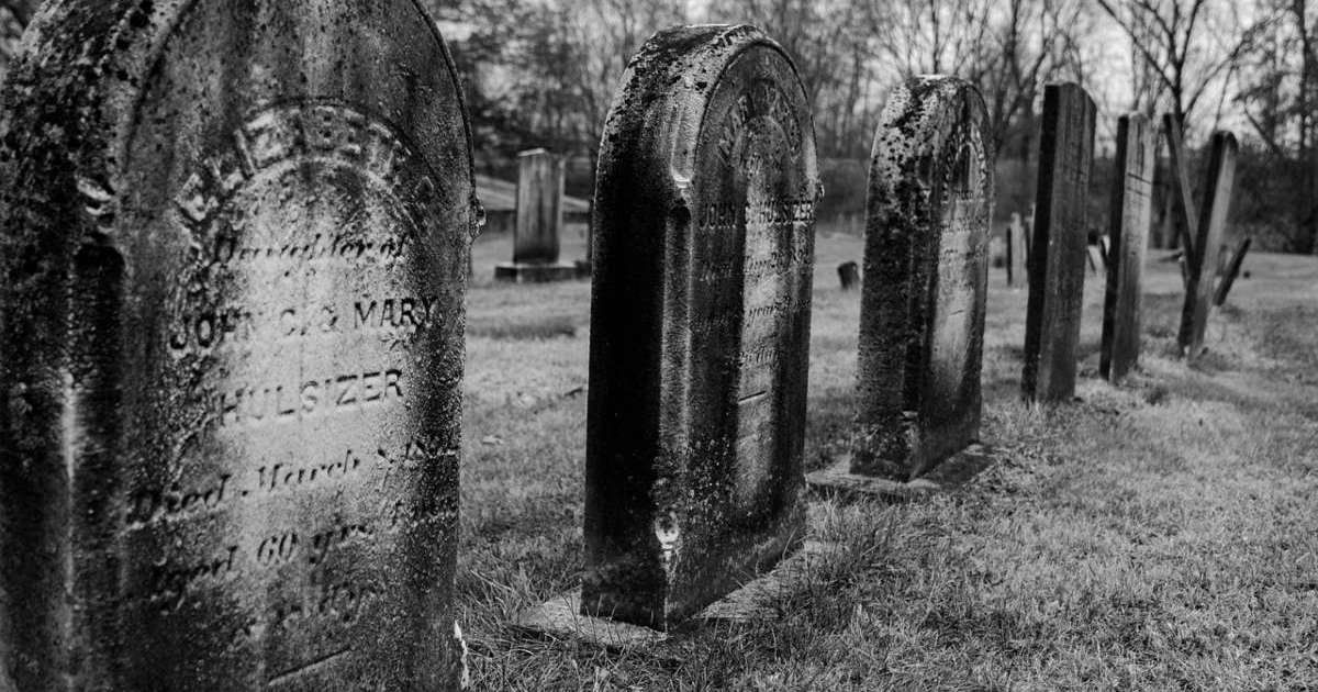 Мамандар "вампир" деп есептелген адамның мүрдесін қазып алды