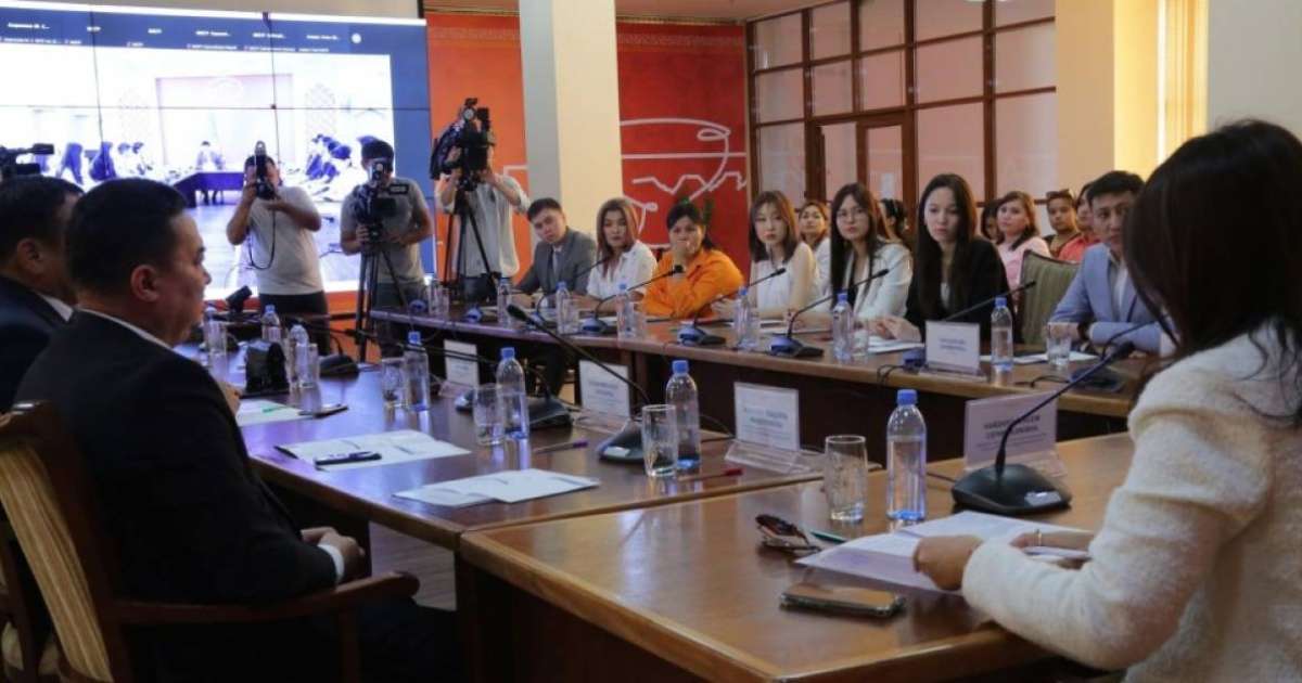 «Конституциялық референдум: қоғам дамуының болашағы»: «Sarap» эксперттік клубының аймақтық отырысы өтті