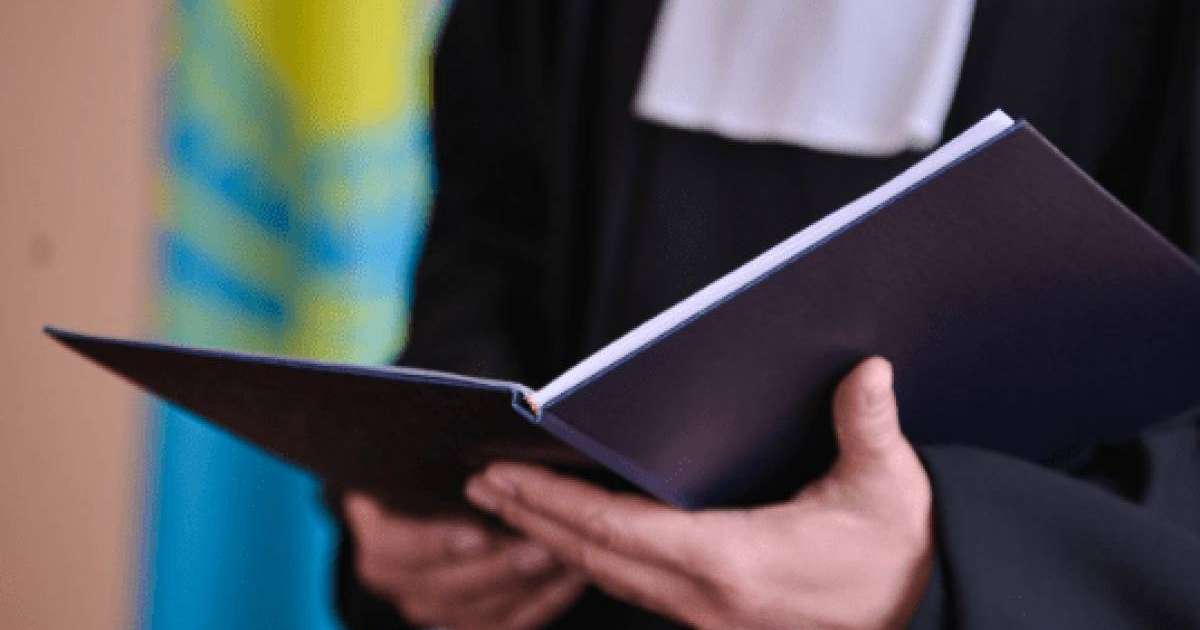 Бауыржан Байбектің әкесіне сотта бірнеше айып тағылды