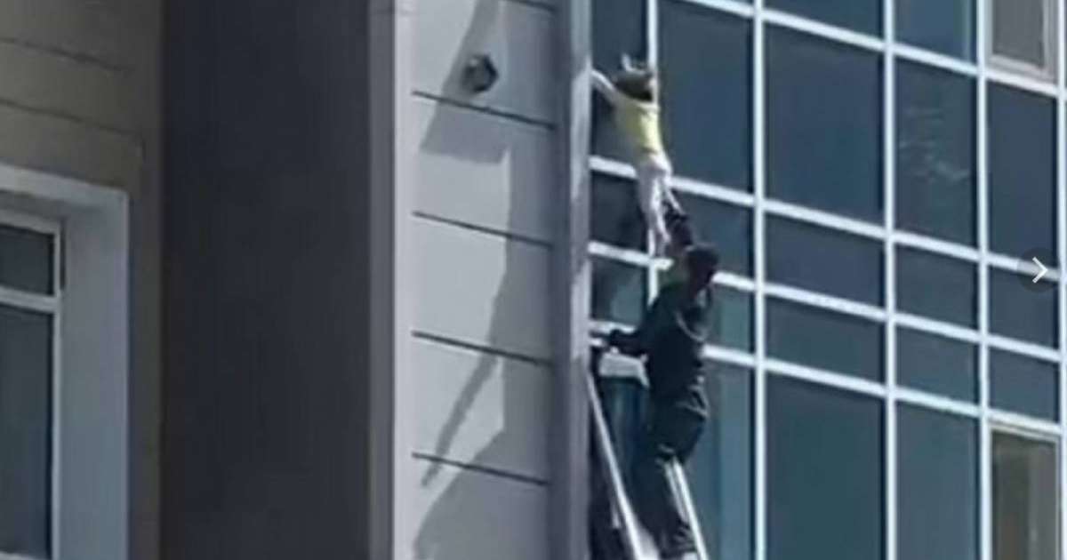 "Барам да, келем деп ойладым": 8 қабаттан құлай жаздаған қыздың анасы көптің көкейіндегі сұраққа жауап берді