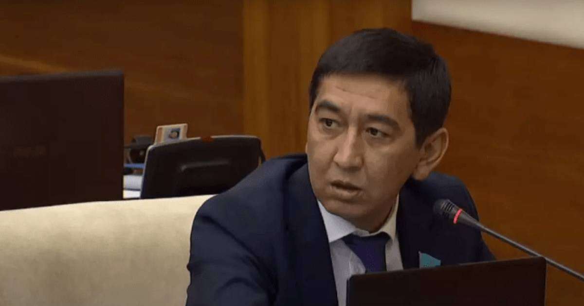 "Елбасының өзіне ауыр сөз айтты": айтыскер ақын әріптесі Ринат Зайытовтың билікке келуіне қатысты ойын жеткізді