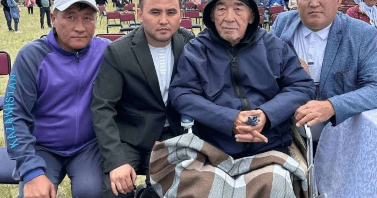 "Көзіне көзім түсіп кетсе көңілім босайды": Ақын Мұхтар Ниязов сырқаттанып қалған Жүрсін Ерманов туралы айтты