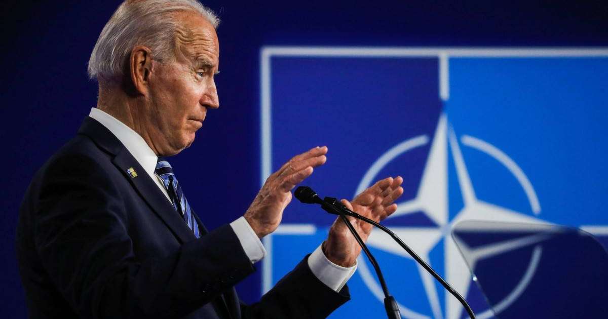 Байден Путинді «автократ» деп атап, Ресейдің әлсіз жақтарын көрсетті