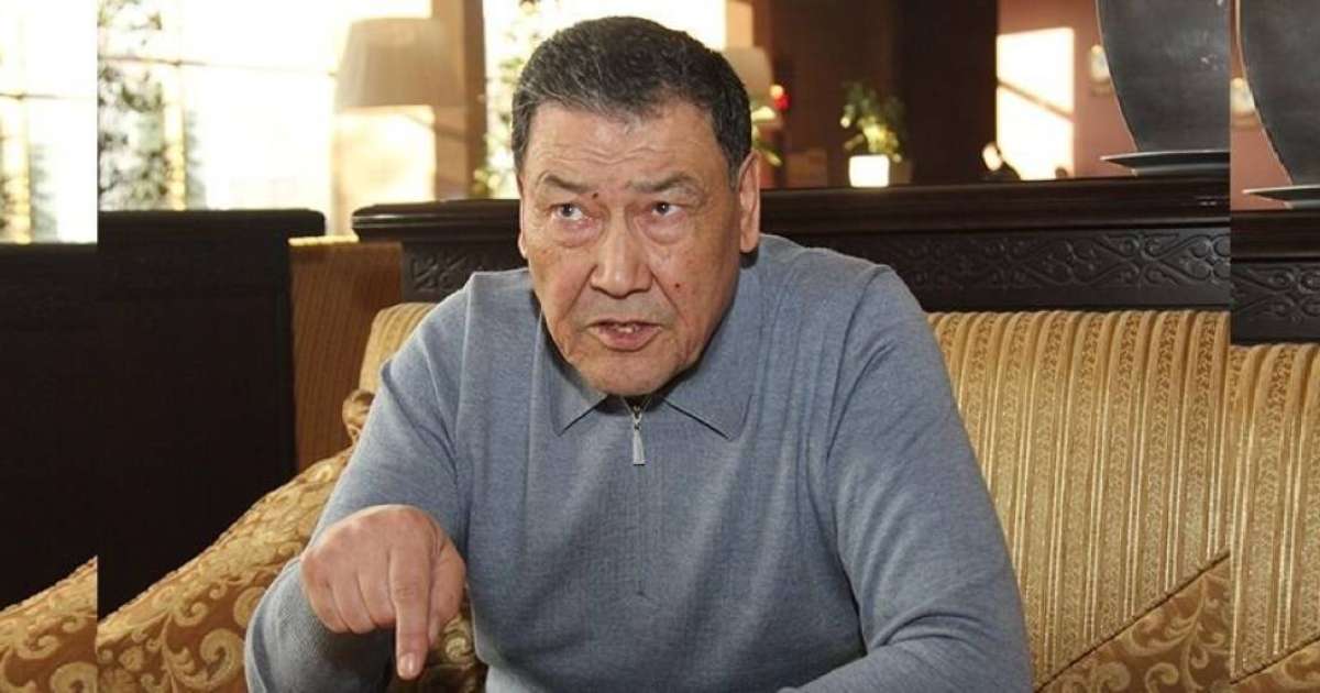 Б.Тұрсымбаев: Байбектің сүйенері – Назарбаев, ол кеткен күні бар мүмкіндігінен айырылады