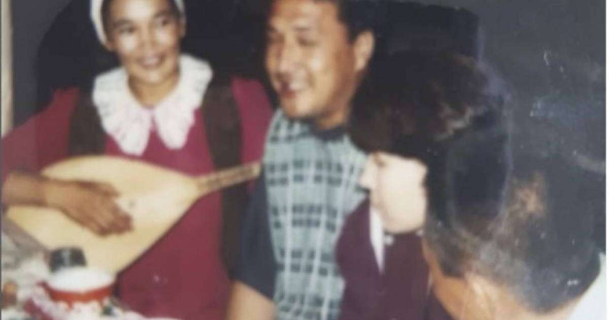 “Бітеу жара ішімде” - Жанар Айжанова марқұм жолдасының қайтыс болардан бір күн бұрын түскен суретін жариялады