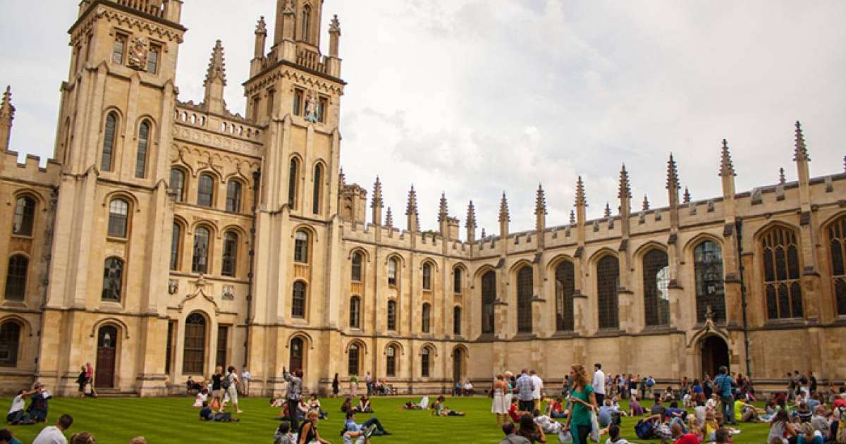 Үздік бестігіне 3 АҚШ университеті және 2 Ұлыбритания университеті кірді