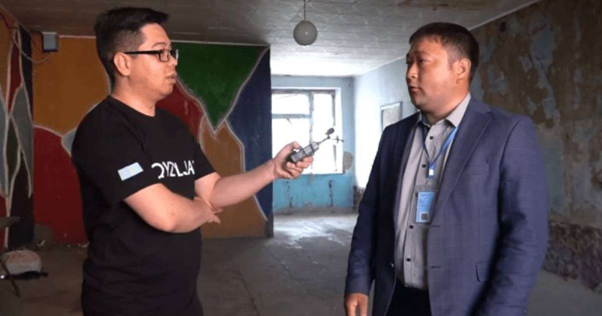 СҚО-да ауыл әкімі өзін "бомжға" теңеп, желіде талқыға түсті (видео)