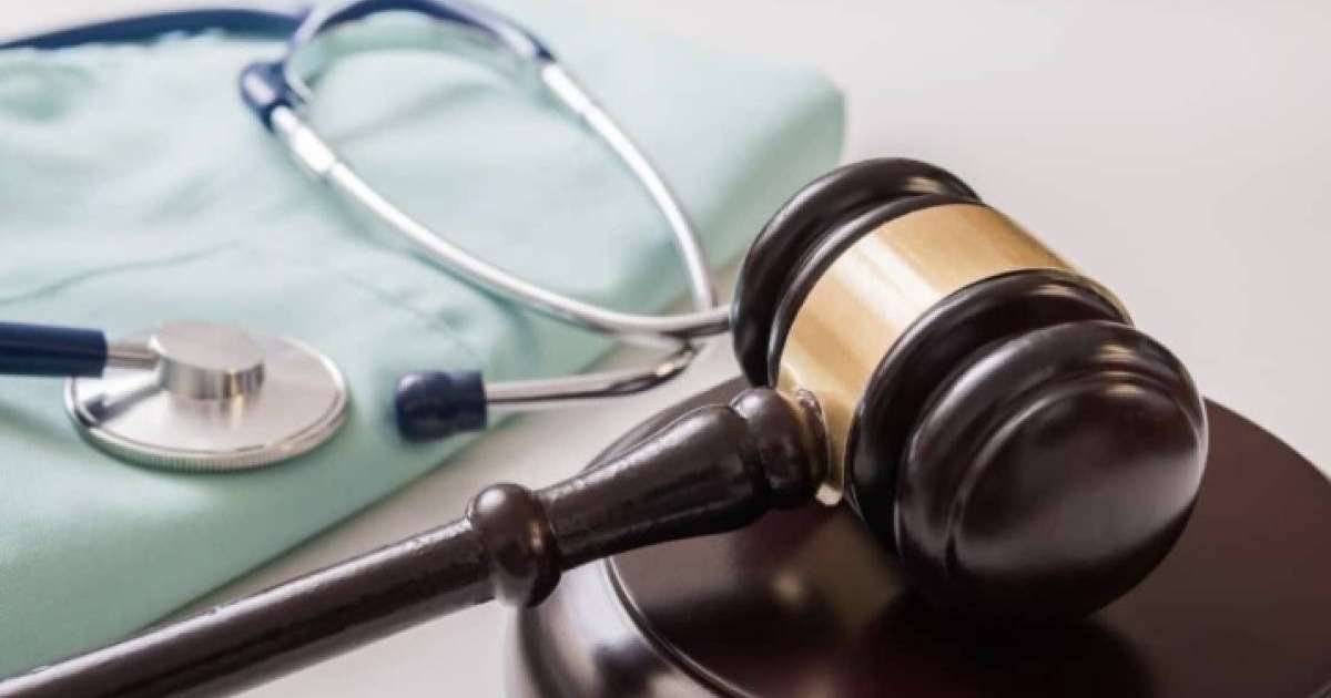 Столичные медики подали в суд на бывшего работодателя